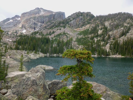 Lake Haiyaha and Hallett Peak