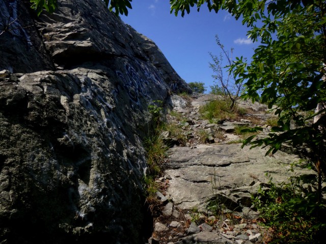 Climbing Boojum Rock (275')