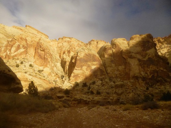 Sun seeps into Grand Wash, Capitol Reef National Park