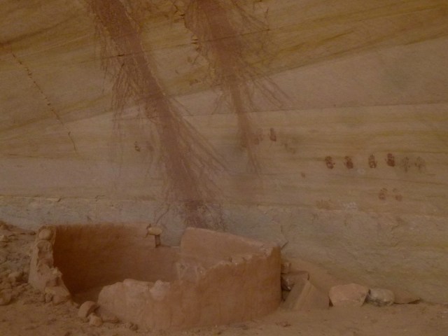Anasazi ruin and pictographs, Kachina Bridge