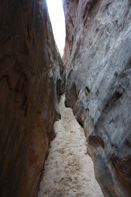 The slot canyon thins to 2-2 1/2 feet wide
