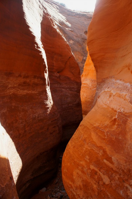 Narrows in upper slot section