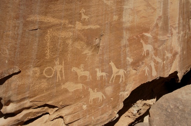 Impressive petroglyphs, probably ancestral Puebloan (vice Fremont)