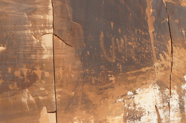 Fremont petroglyphs along Highway 279